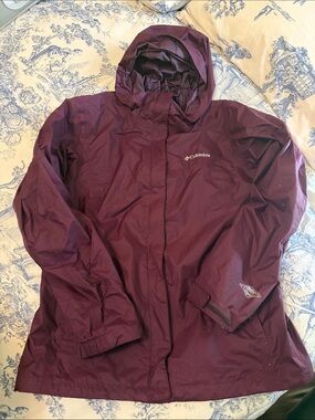 Columbia Rain Jacket Womens M Burgundy Excellent Omni Tech